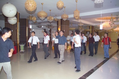 代表團(tuán)參觀威力谷照明公司 代表團(tuán)參觀威力谷照明公司